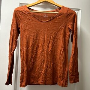 2/$10 LOFT scoop neck tee S